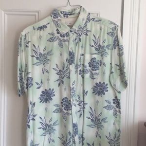 Tommy Bahama camp shirt size xl